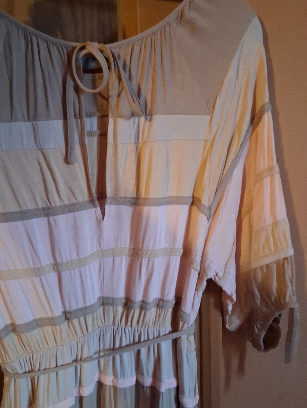 Color Blocking Dress - Picture 4 of 4